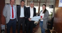 DEMİRCİDEN BAYAN PERSONELE 8 MART KARANFİLİ