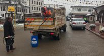 Safranbolu’da Yollara Buzlanmaya Karşı Tuz Varilleri Konuldu