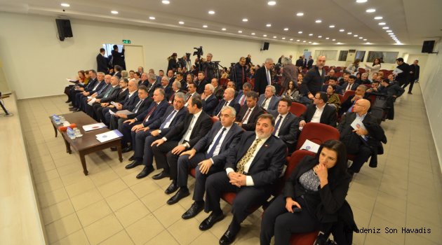 TÜRK-İŞ, MOBBİNG İLE MÜCADELE SEMPOZYUMU DÜZENLEDİ