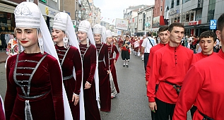 FESTİVAL COŞKUSU KDZ. EREĞLİ'Yİ SARDI 